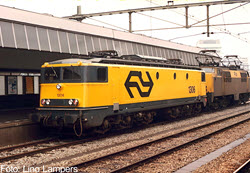 De NS 1306 met groot logo.